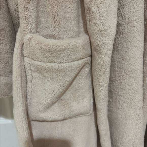 Crate&Barrel Cream Robe - Picture 6 of 9